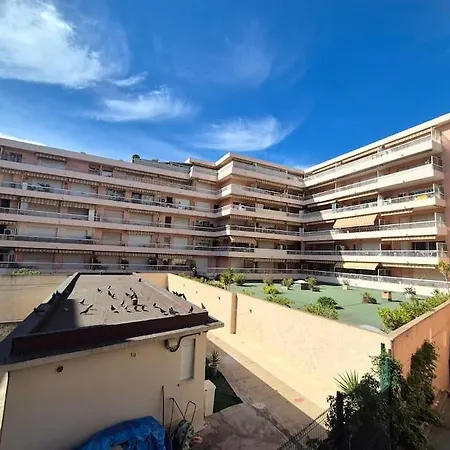 Апартаменти Plein Centre De Juan - Proche Et Gare *